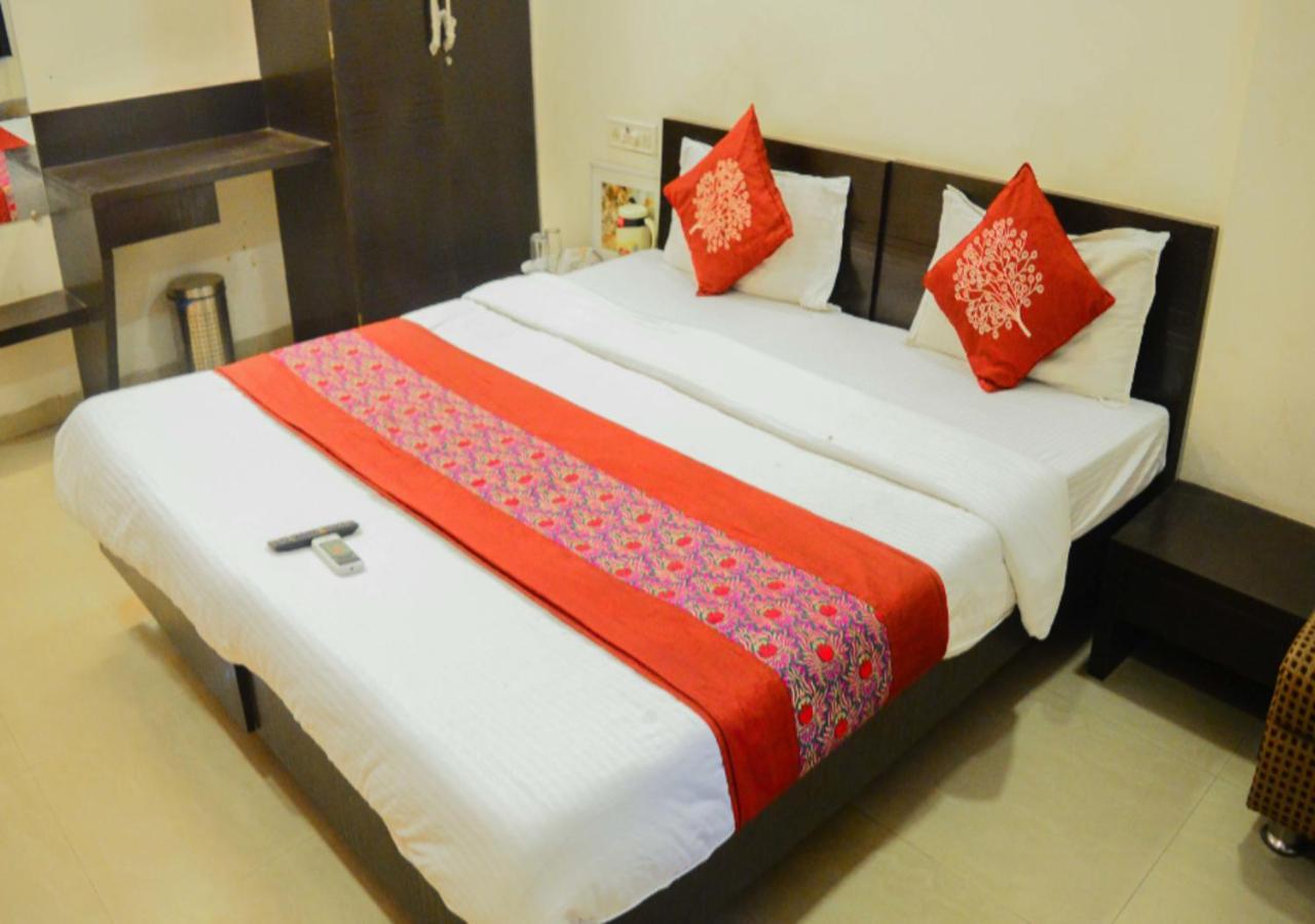 Hotel Royal Palace - 150 Meters From Mahakal Temple Uddzsaín Kültér fotó